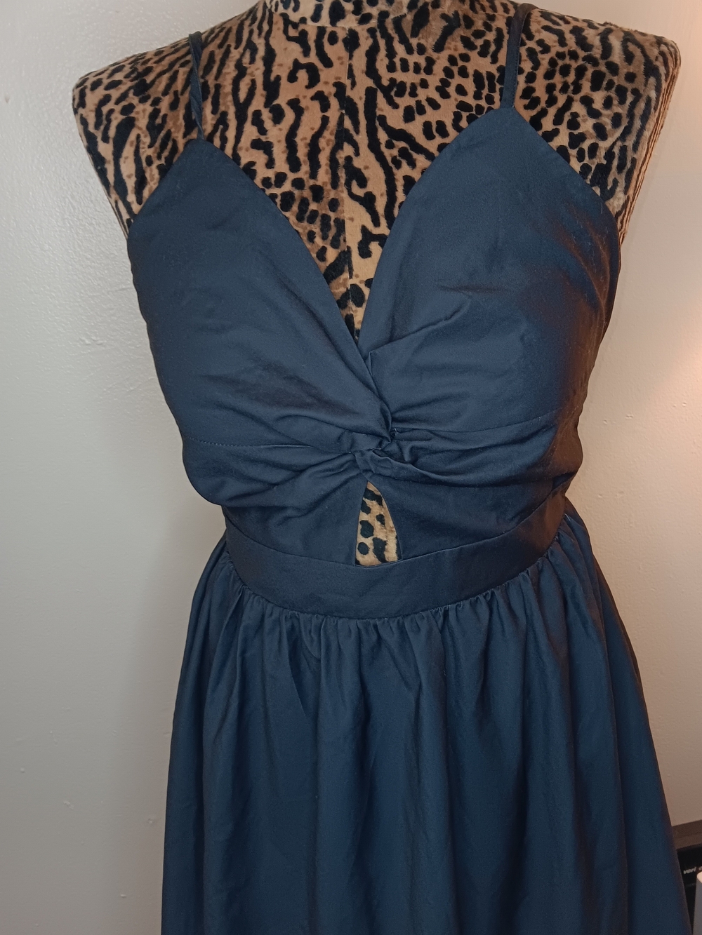 Cupshe Black to White Ombre Maxi Dress with Twist Front - Picture 7 of 14